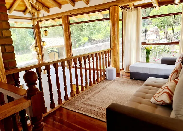 Beautiful House In The Sacred Valley, Arin Falls