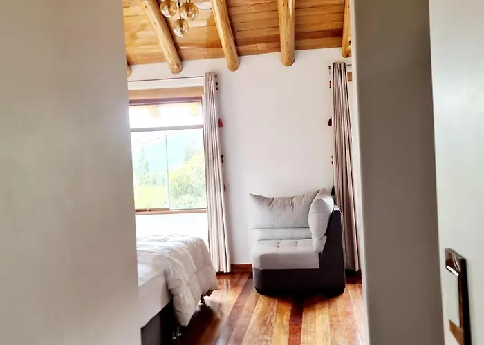 Beautiful House In The Sacred Valley, Arin Falls